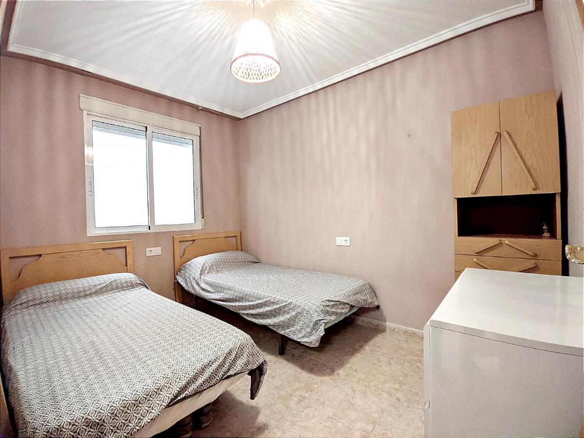 Modern Apartment 3Mins Walk To Playa Del Cura Beach 또레비에하 외부 사진